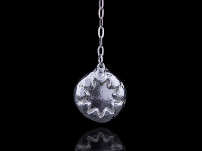 FESTIVE STAR | Bauble in solid Sterling Silver