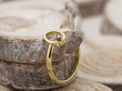 SPINNING DIAMOND | Solid 18K Gold ring