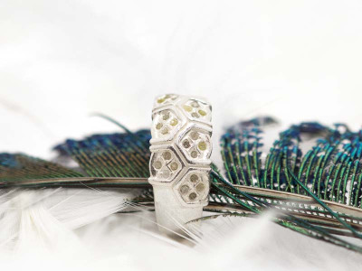 DIAMONDS IN HONEYCOMB | Sterling Silver ring