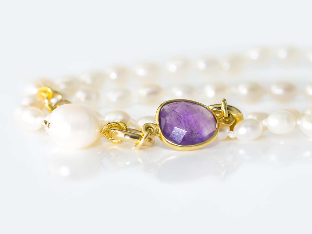 Echte Perlenkette mit facettierem Amethyst und Gold (ausverkauft)