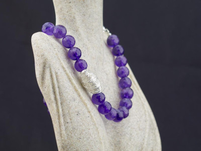 AMETHYSTS & NESTS | Necklace with Sterling Silver sculptures