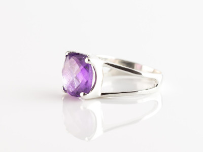 Purple Valentine Amethyst | Ring from rhodium plated Sterling Silver (Sold out)