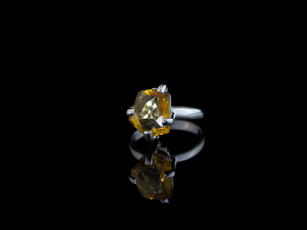 CITRINE PENTAGON | Sterling Silver cocktail ring with five edges (sold)