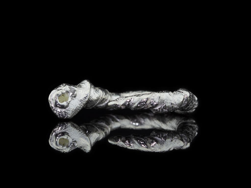 WIRBEL | Farbige Diamanten in einem Ring aus 925er Silber (Ausverkauft)