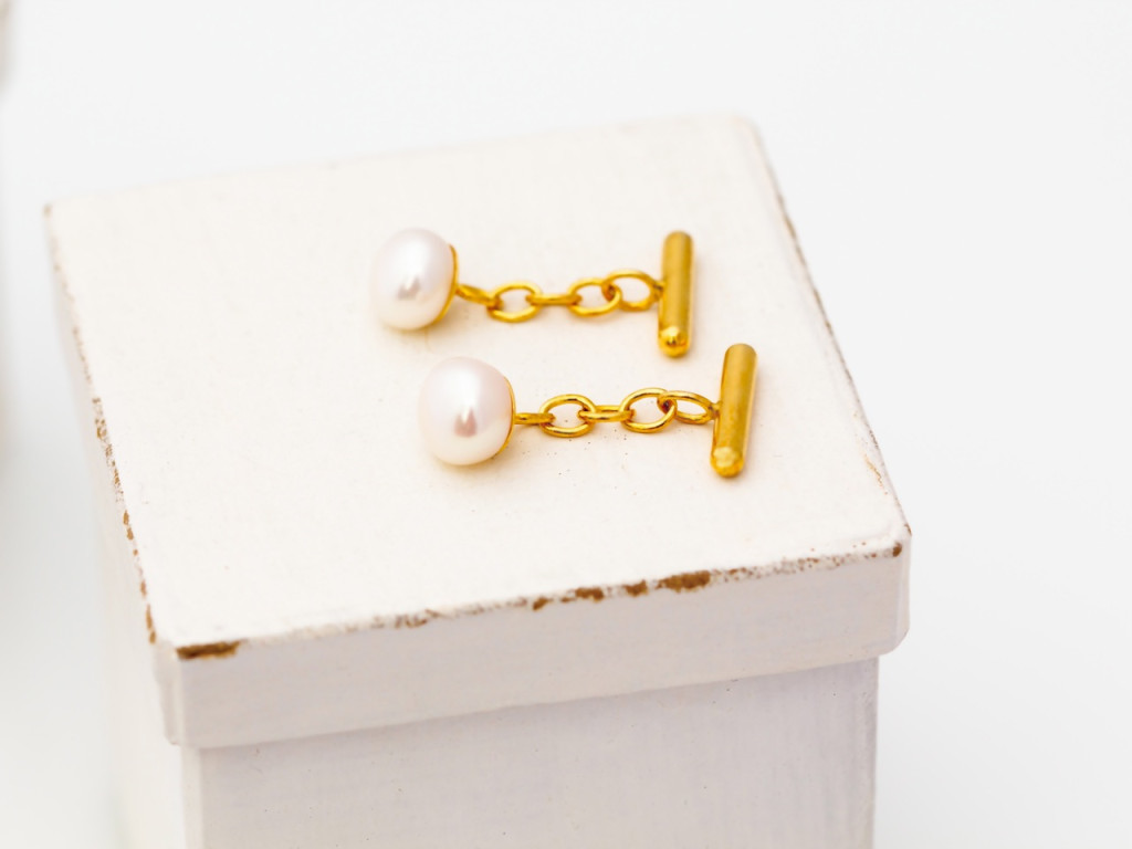 Golden chain Cufflinks with AAA white Pearl (sold out)