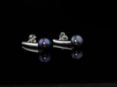 Pfauenperlen-Ohrringe in 925er Sterling Silber an einem polierten Silberbogen (ausverkauft)