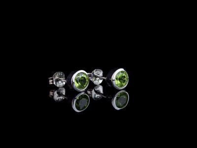 PERIDOT SPARKLE | Rhodium plated Sterling Silver ear studs (sold out)