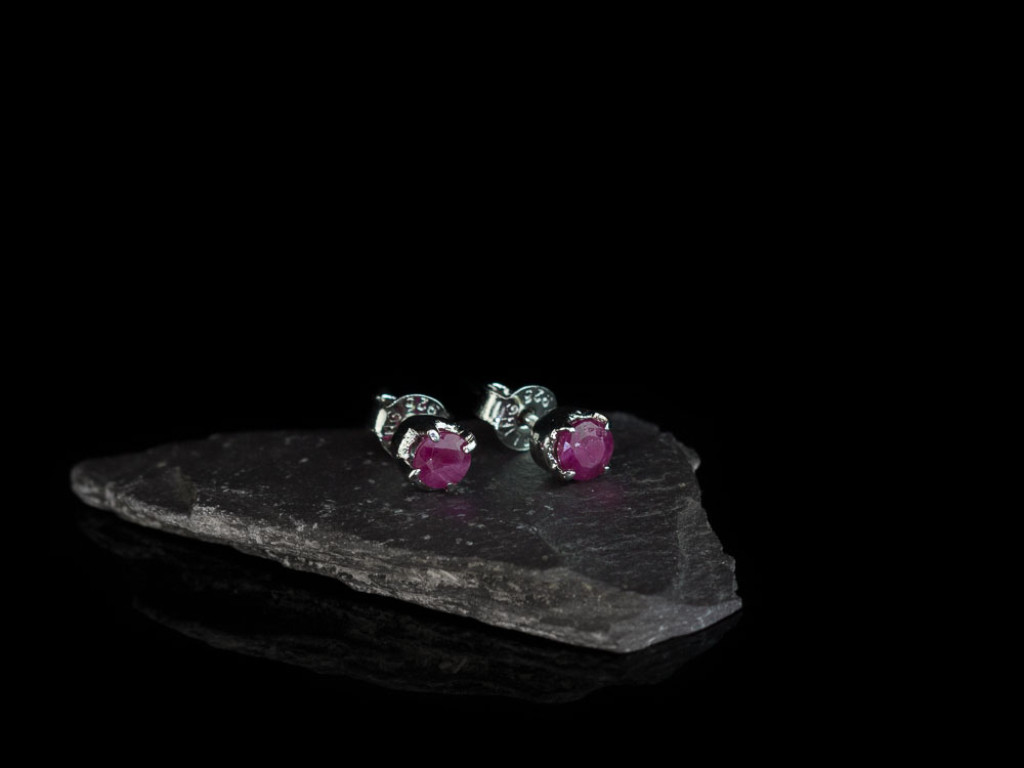 RED RUBY RHODIUM | Ear studs in polished Sterling Silver (sold)