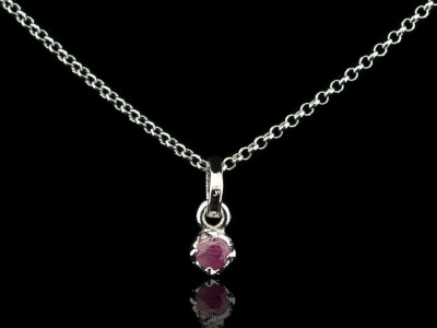 ROUND RUBY | Necklace in rhodium plated Sterling Silver