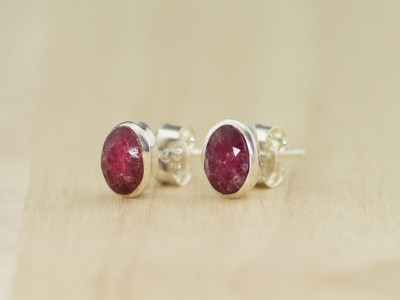 OVAL RUBIES | Ear studs in Sterling Silver (Sold Out)