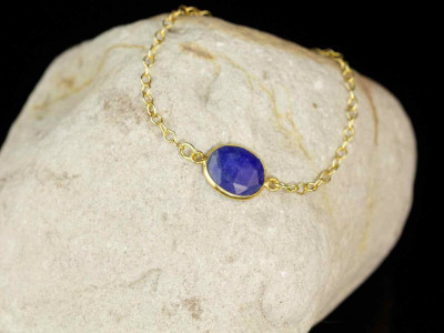 Gold Bracelet with Ratnapuri | Chain with round facetted disc-shaped Ratnapuri Sapphire