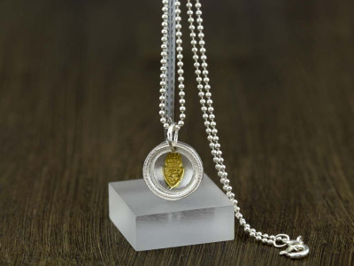 CREST SEAL | Sterling Silver necklace with 24ct Gold inlay