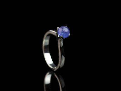 Blauer Traum | Ring aus 925er Silber mit rundem Tansanit (leider schon weg)