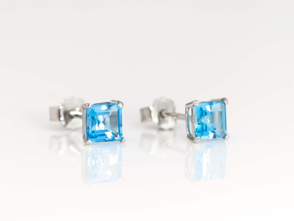 Gorgeous Swiss Blue Topaz ear studs set in White Gold (sold out)