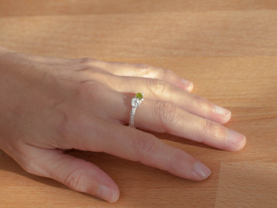TURMALIN AN ZWEIG MIT BLUME | Ring aus 925er Silber (Ausverkauft)
