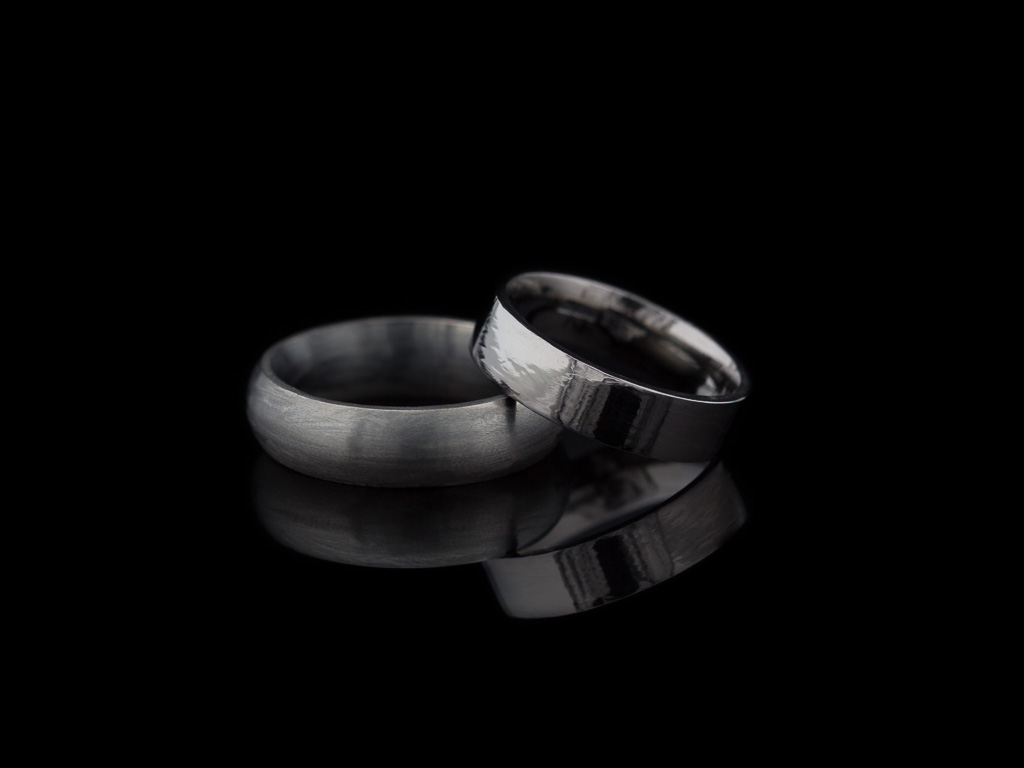DARK CLASSIC | Black Rhodium Sterling Silver ring with matt finish