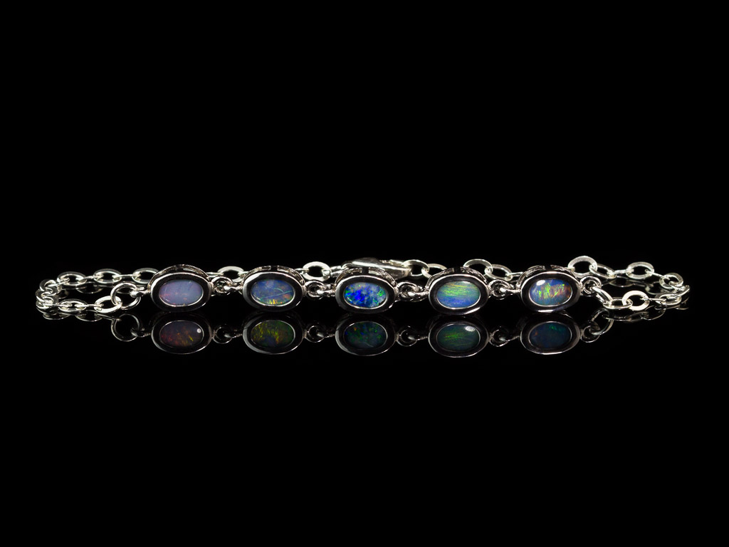 FÜNF IN EINER REIHE | Armband mit blauem Opal in 925er Silber (Custom-Anfertigung)
