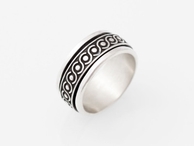 Mayan| Sterling Silver  Spinning Ring with vintage blackened celtic pattern