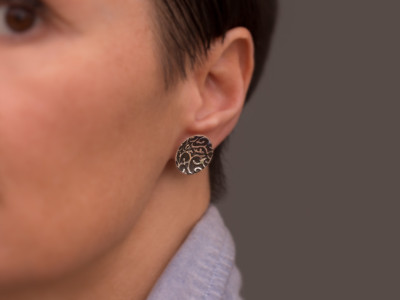 CONCAVE ORNAMENTS | Sterling Silver ear studs with flower patterns