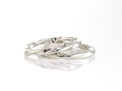 TWIDDLED | Sterling Silver ring with a twist